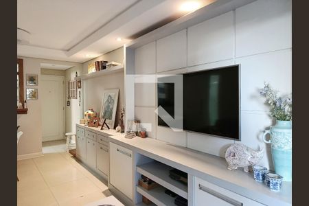 Sala de apartamento à venda com 2 quartos, 77m² em Vila Madalena, São Paulo