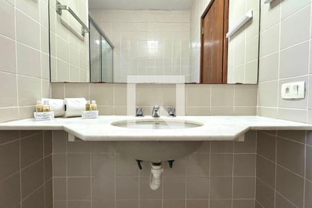 Banheiro da Suíte de apartamento à venda com 1 quarto, 80m² em Copacabana, Rio de Janeiro