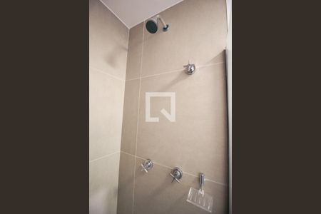 Banheiro de kitnet/studio para alugar com 1 quarto, 27m² em Indianópolis, São Paulo