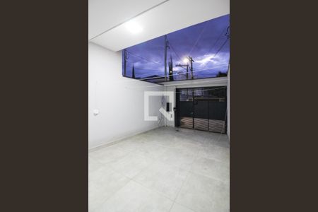 Garagem de casa à venda com 3 quartos, 140m² em Jardim Juá, São Paulo