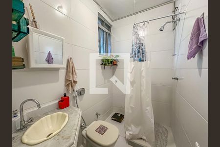 Banheiro  de kitnet/studio para alugar com 1 quarto, 25m² em Lapa, Rio de Janeiro