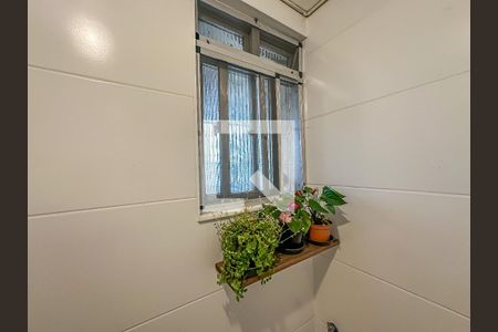 Banheiro  de kitnet/studio para alugar com 1 quarto, 25m² em Lapa, Rio de Janeiro