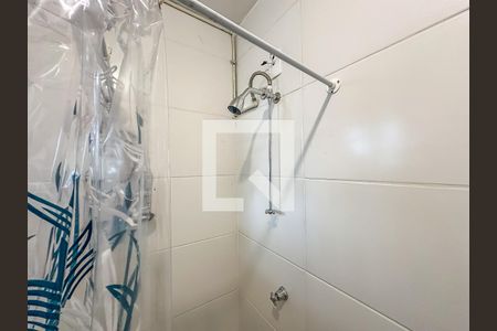 Banheiro  de kitnet/studio para alugar com 1 quarto, 25m² em Lapa, Rio de Janeiro