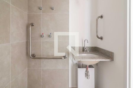 Banheiro de kitnet/studio à venda com 1 quarto, 25m² em Butantã, São Paulo