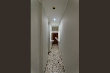 Corredor de casa para alugar com 3 quartos, 182m² em Moinho Velho, São Paulo