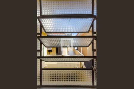 Sala - Casa 1 - Janela de casa para alugar com 3 quartos, 200m² em Moinho Velho, São Paulo