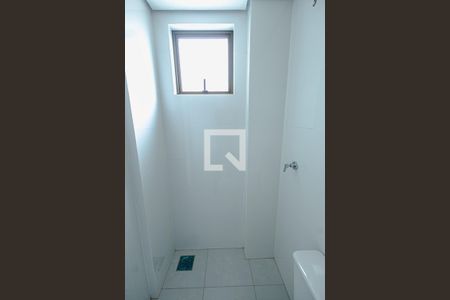 Banheiro de serviço de apartamento à venda com 4 quartos, 260m² em Santa Rosa, Belo Horizonte