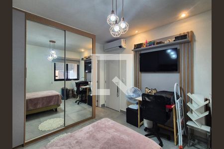 Suíte  de casa de condomínio para alugar com 3 quartos, 220m² em Vargem Grande, Rio de Janeiro