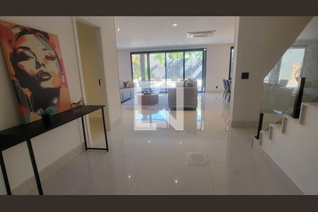 Sala de casa à venda com 6 quartos, 1072m² em Barra da Tijuca, Rio de Janeiro