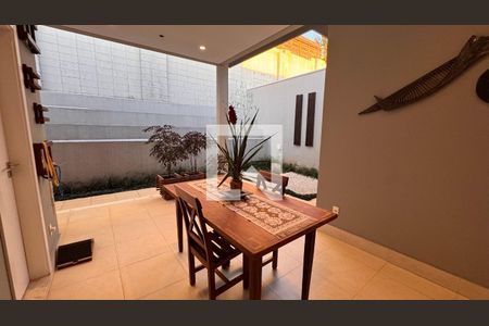 Quintal de casa de condomínio à venda com 3 quartos, 207m² em Swiss Park, Campinas