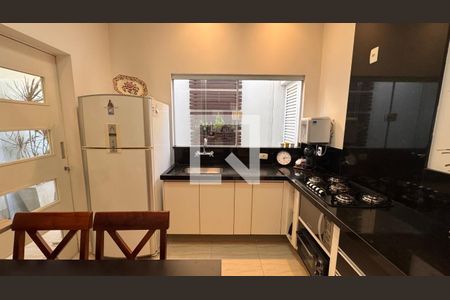 Cozinha de casa de condomínio à venda com 3 quartos, 207m² em Swiss Park, Campinas
