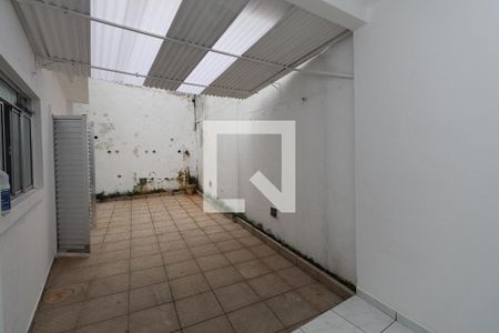 Quintal de casa para alugar com 2 quartos, 95m² em Parque Vitoria, São Paulo