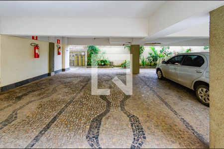 Garagem de apartamento à venda com 3 quartos, 66m² em Coração Eucarístico, Belo Horizonte