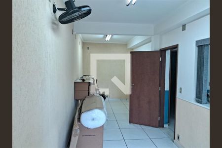 Casa à venda com 4 quartos, 200m² em Parque Imperial, São Paulo