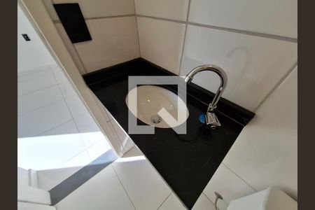 Casa de condomínio à venda com 63m², 2 quartos e 1 vagaBanheiro Quarto 2