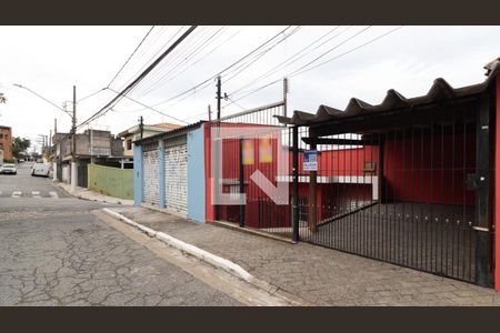 Fachada e plaquinha de casa à venda com 2 quartos, 120m² em Vila Costa Melo, São Paulo