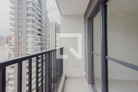 Varanda de kitnet/studio para alugar com 1 quarto, 25m² em Pinheiros, São Paulo