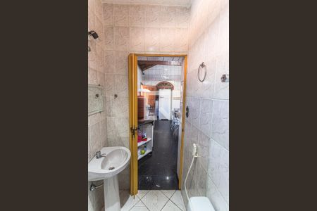 Banheiro Social de casa à venda com 4 quartos, 321m² em Pompéia, Belo Horizonte