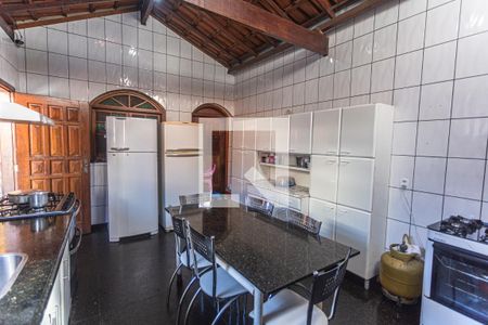 Cozinha de casa à venda com 4 quartos, 321m² em Pompéia, Belo Horizonte