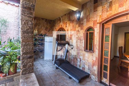 Entrada de casa à venda com 4 quartos, 321m² em Pompéia, Belo Horizonte