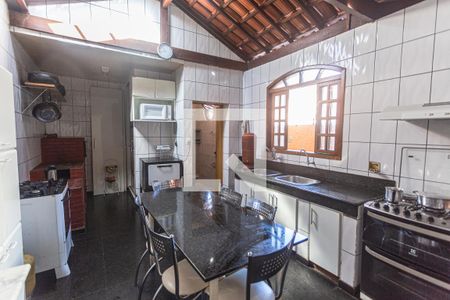Cozinha de casa à venda com 4 quartos, 321m² em Pompéia, Belo Horizonte