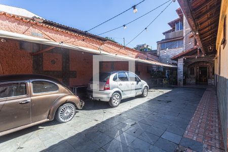 Garagem/Entrada de casa à venda com 4 quartos, 321m² em Pompéia, Belo Horizonte