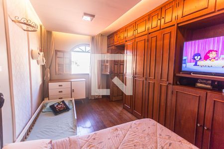 Suíte 4 no 2° Pavimento de casa à venda com 4 quartos, 321m² em Pompéia, Belo Horizonte