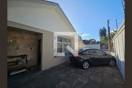 Garagem de casa à venda com 3 quartos, 200m² em Sarandi, Porto Alegre