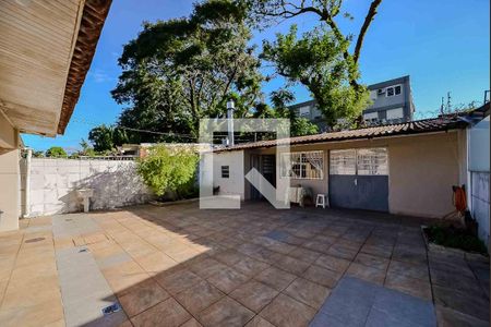 Quintal de casa à venda com 3 quartos, 200m² em Sarandi, Porto Alegre