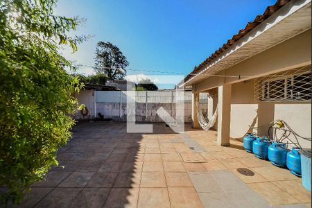 Quintal de casa à venda com 3 quartos, 200m² em Sarandi, Porto Alegre