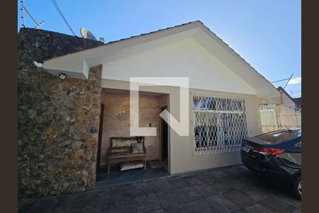 Fachada de casa à venda com 3 quartos, 200m² em Sarandi, Porto Alegre