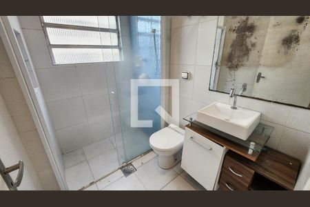 Banheiro de apartamento para alugar com 2 quartos, 70m² em Macuco, Santos