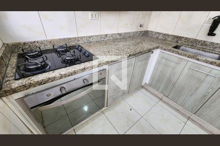 Cozinha de apartamento para alugar com 2 quartos, 70m² em Macuco, Santos