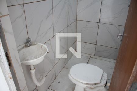 Banheiro de casa para alugar com 2 quartos, 45m² em Pindorama, Belo Horizonte