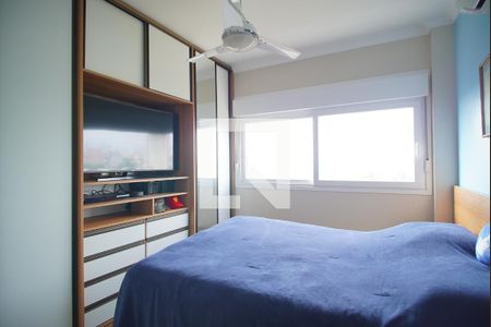 Suíte de apartamento à venda com 3 quartos, 76m² em Navegantes, Porto Alegre