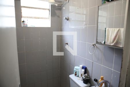 Banheiro de apartamento à venda com 2 quartos, 46m² em Santa Cruz Industrial, Contagem