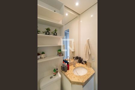 Banheiro 01 de apartamento à venda com 2 quartos, 100m² em Jardim Paranapanema, Campinas