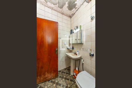 Banheiro de casa à venda com 2 quartos, 350m² em Gameleira, Belo Horizonte
