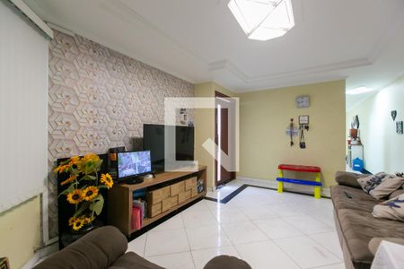 Sala de casa à venda com 3 quartos, 197m² em Vila Carmosina, São Paulo