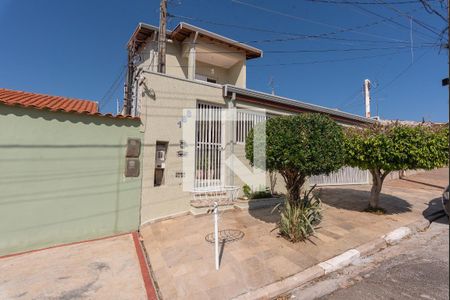 Fachada de casa à venda com 3 quartos, 210m² em Jardim Ouro Branco, Campinas