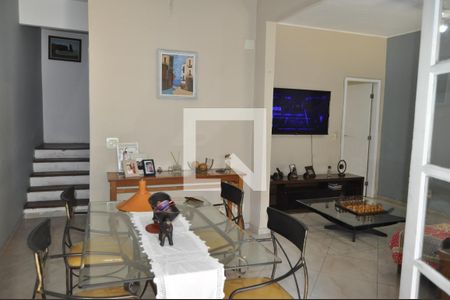 Sala de casa à venda com 4 quartos, 327m² em Cachambi, Rio de Janeiro