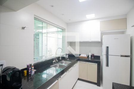 Cozinha de apartamento à venda com 3 quartos, 136m² em Cabral, Contagem