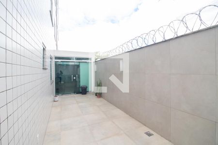 Área externa de apartamento à venda com 3 quartos, 136m² em Cabral, Contagem