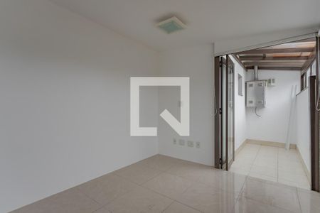 Área de Serviço de apartamento à venda com 4 quartos, 130m² em Passo D’areia, Porto Alegre