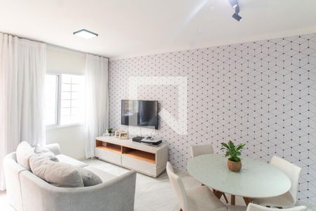 Sala de casa de condomínio para alugar com 2 quartos, 110m² em Parque Casa de Pedra, São Paulo