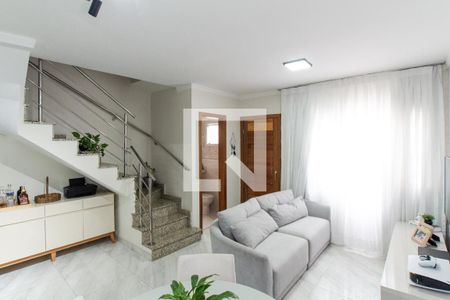 Sala de casa de condomínio para alugar com 2 quartos, 110m² em Parque Casa de Pedra, São Paulo