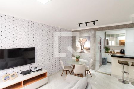 Sala de casa de condomínio para alugar com 2 quartos, 110m² em Parque Casa de Pedra, São Paulo