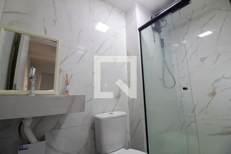 Banheiro da Suíte de apartamento para alugar com 1 quarto, 27m² em Jardim Caravelas, São Paulo
