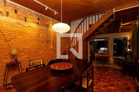 Sala de casa à venda com 3 quartos, 200m² em Liberdade, São Paulo