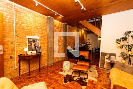 Sala de casa à venda com 3 quartos, 200m² em Liberdade, São Paulo